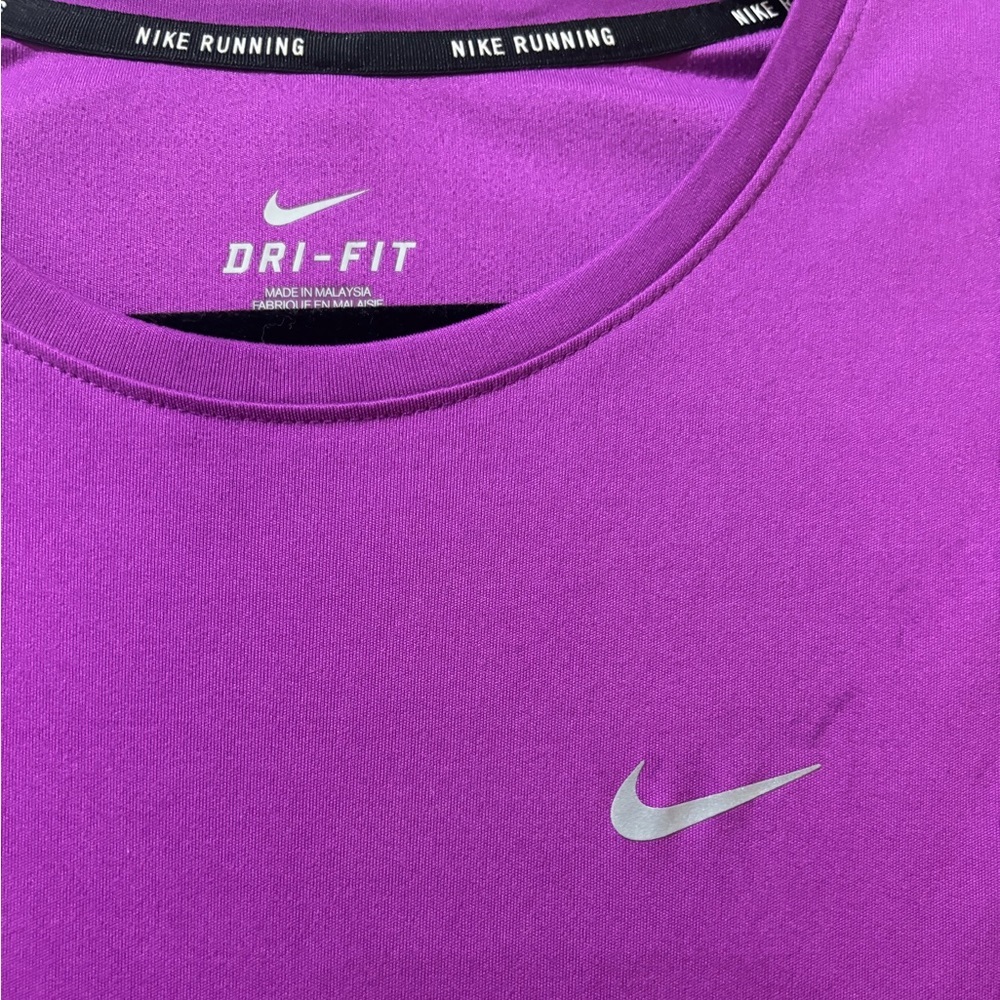 Nike Purple Fitted Short Sleeve dri-fit T-Shirt - Picture 2 of 4